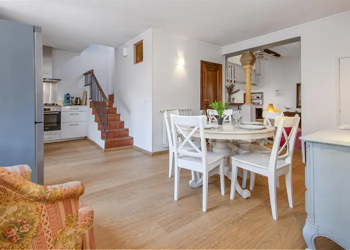 3 Pieces Avec Terrase - Vieille * Μεντόν